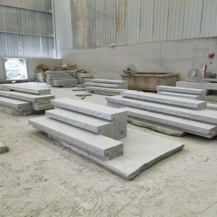 永州 整石台阶（大面火烧+侧面自然面），出货前厂内拼装