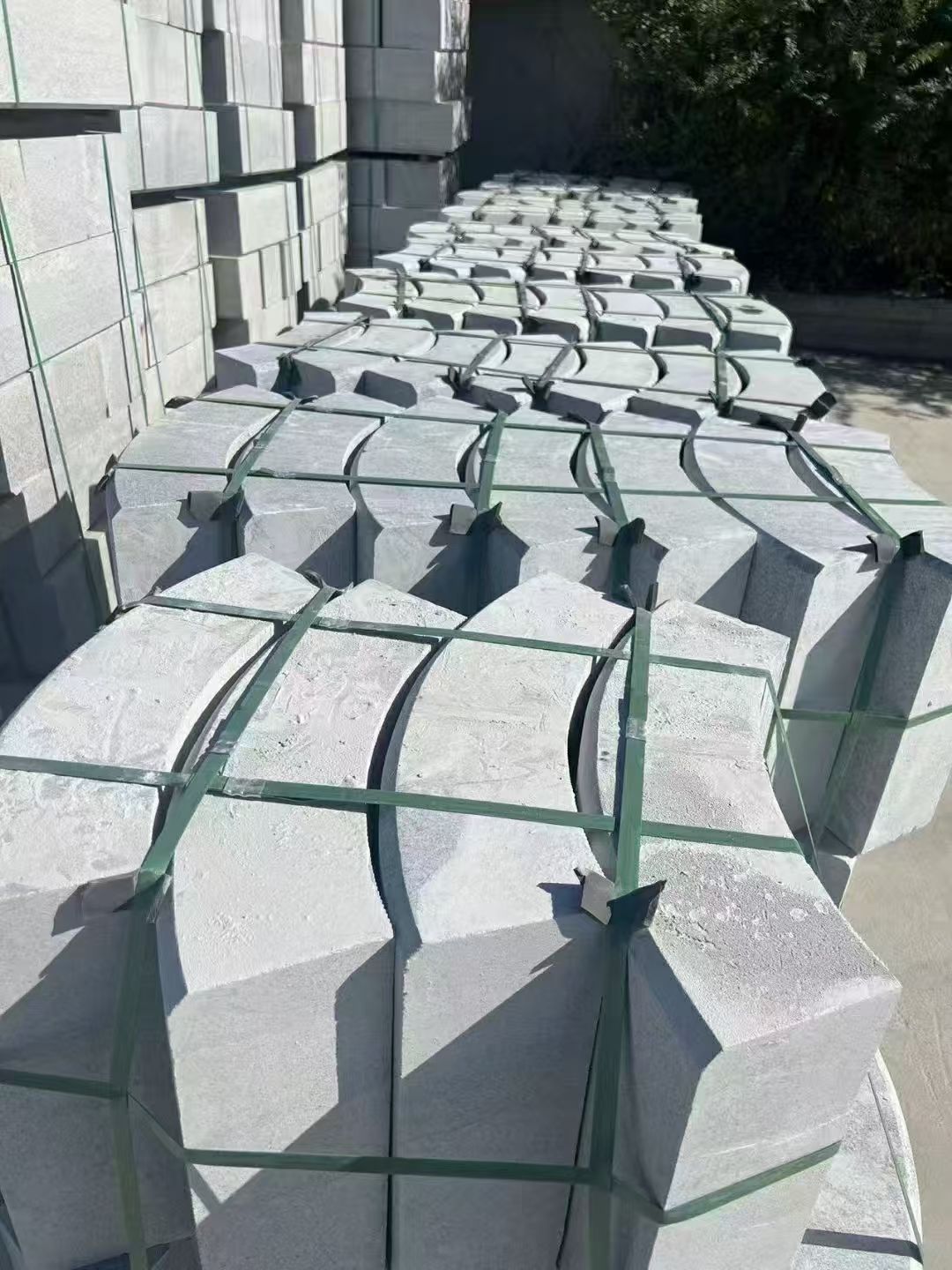 永州 芝麻灰弧形路沿石