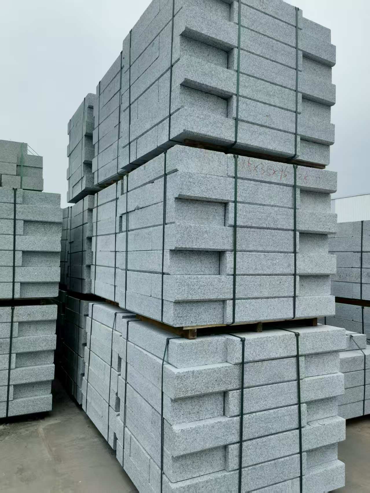 永州 路沿石，板板正正的路沿石