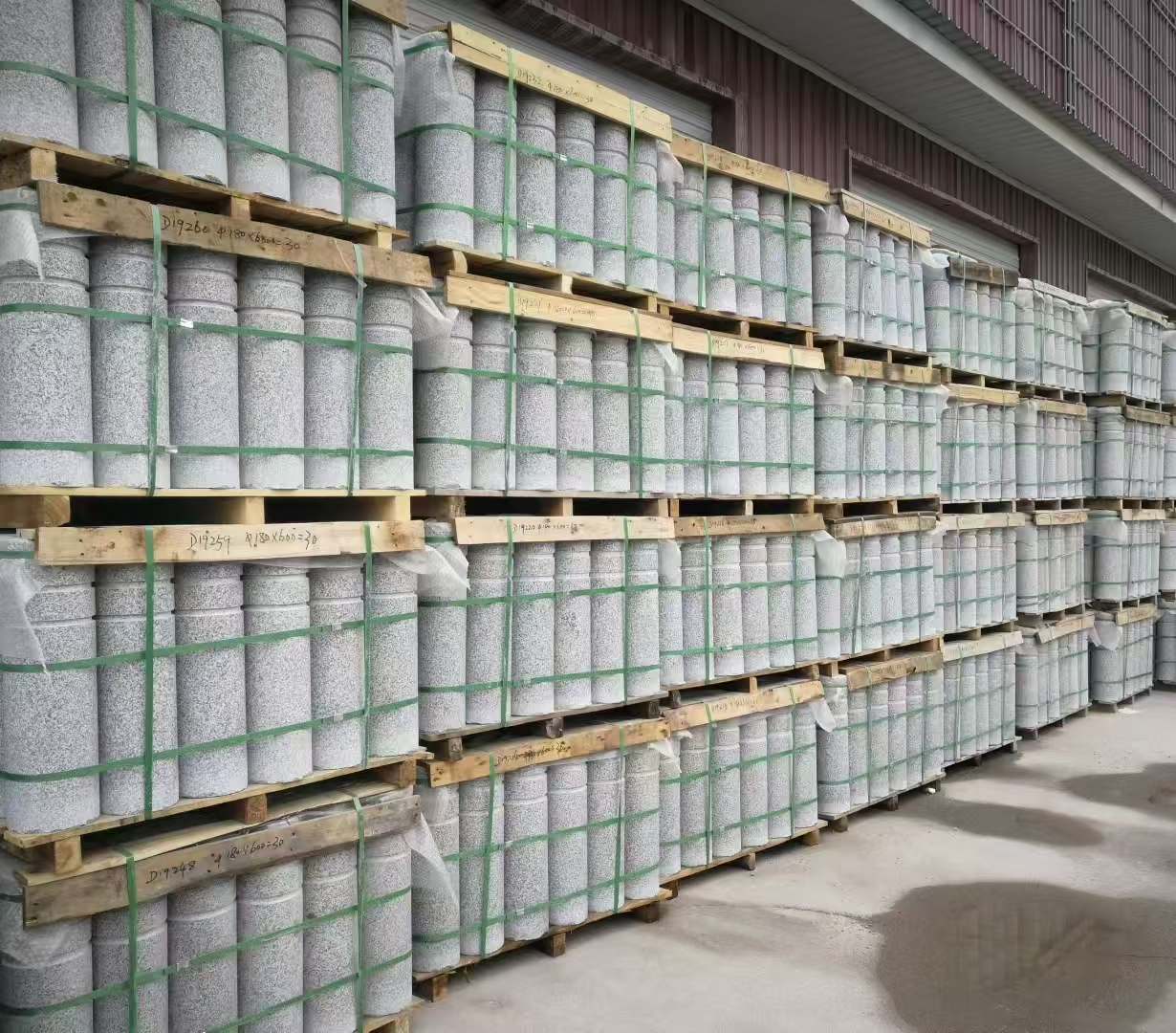 永州 芝麻白挡车柱、阻车桩、隔离柱