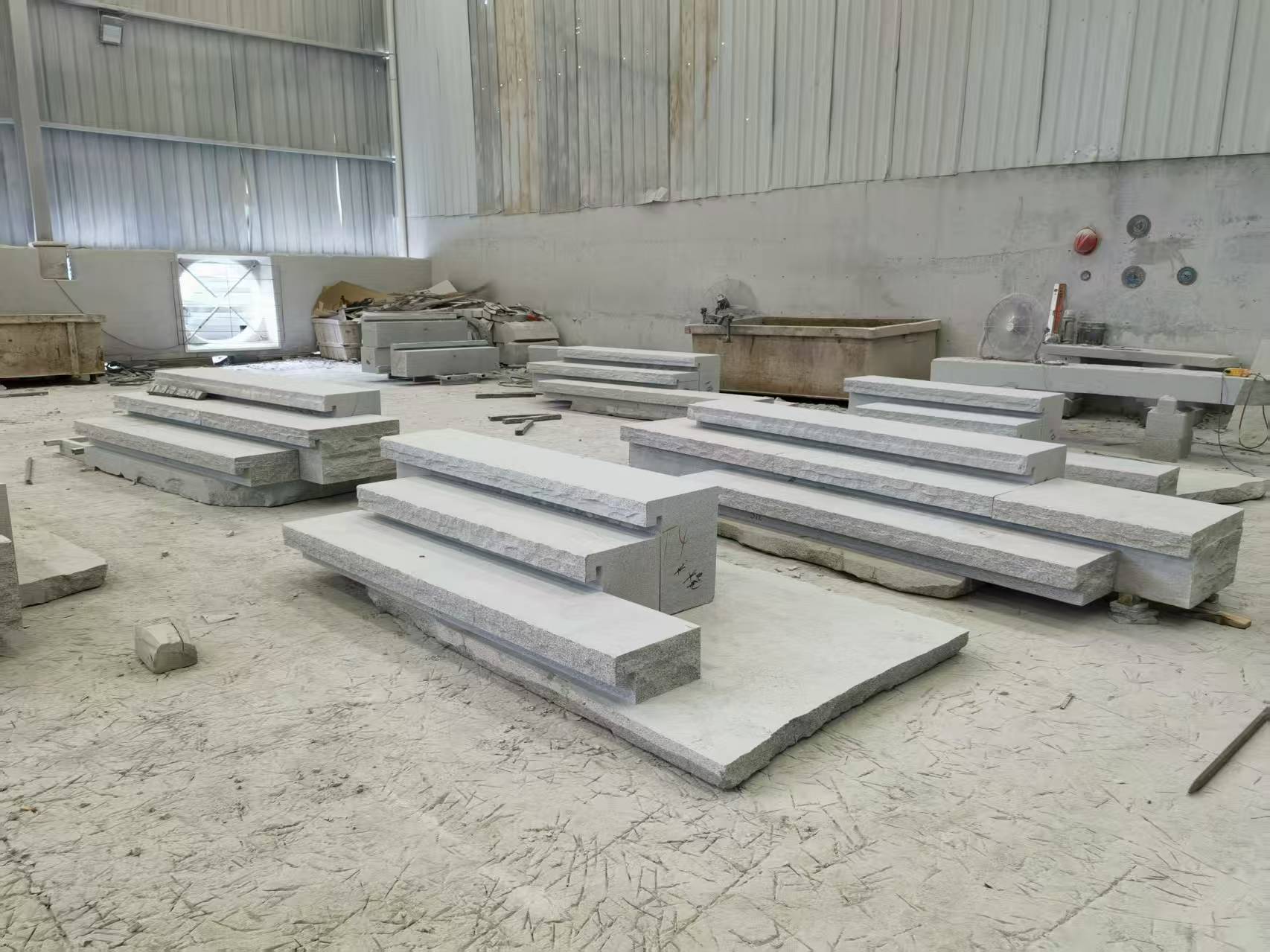 永州 整石台阶（大面火烧+侧面自然面），出货前厂内拼装
